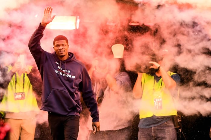 Former Texans wide receiver Andre Johnson walks onto the field before becoming the first player inducted into the franchise’s Ring of Honor during the 2017 season.